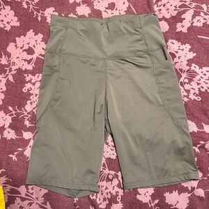 😀Olive  Bike Shorts🌹